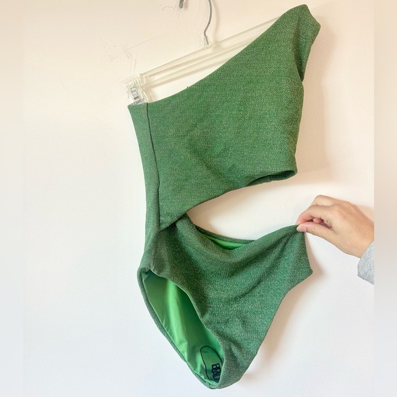 NWOT Beach Riot Celine Shine One-Piece - Picture 4 of 7